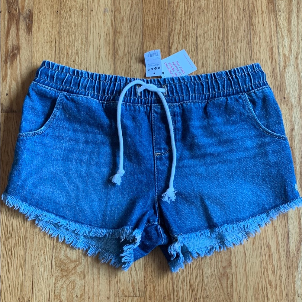 ⚡️Women’s denim Roxy shorts! NWT